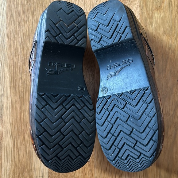 Tiger eye Dansko clogs in brown and gold. Size 38 - Picture 4 of 5